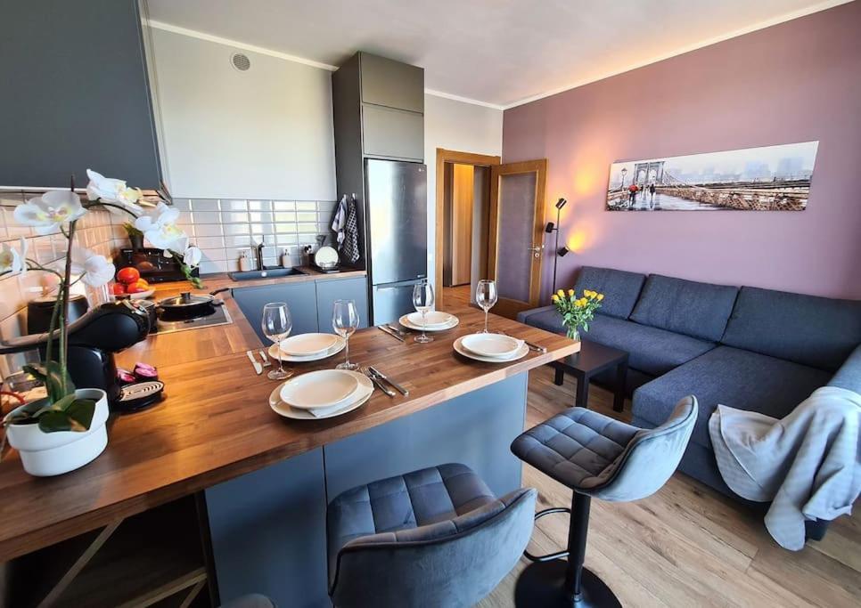 Stylish Apartment With Parking & Spacious Balcony Riga Eksteriør bilde